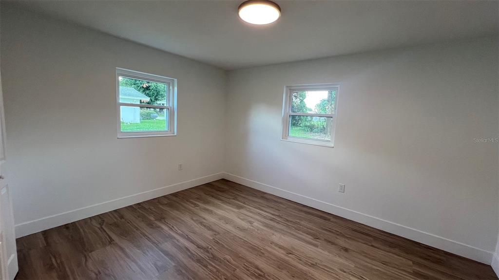 For Sale: $300,000 (3 beds, 2 baths, 1514 Square Feet)