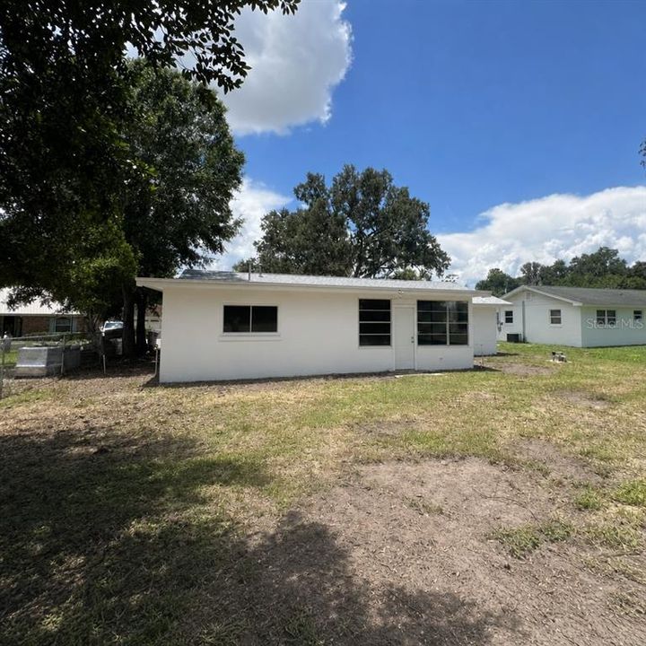 For Sale: $300,000 (3 beds, 2 baths, 1514 Square Feet)