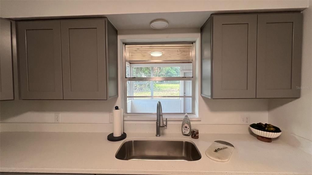 For Sale: $300,000 (3 beds, 2 baths, 1514 Square Feet)
