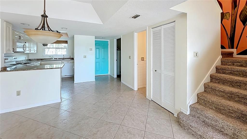 For Rent: $2,695 (2 beds, 2 baths, 1428 Square Feet)