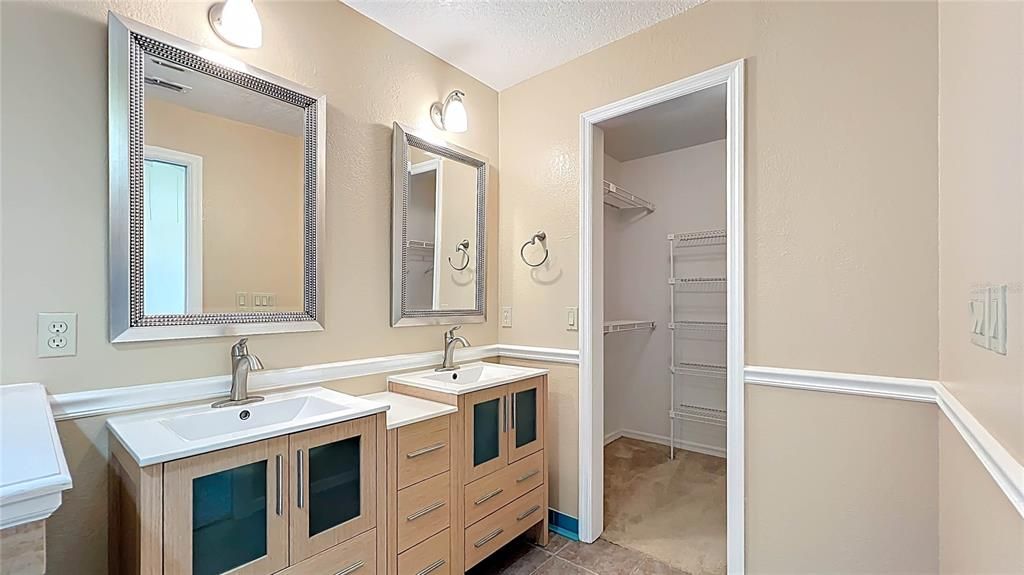For Rent: $2,695 (2 beds, 2 baths, 1428 Square Feet)