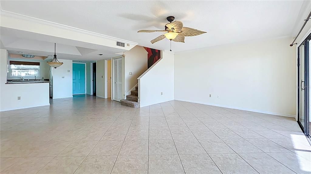 For Rent: $2,695 (2 beds, 2 baths, 1428 Square Feet)