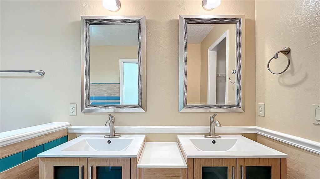 For Rent: $2,695 (2 beds, 2 baths, 1428 Square Feet)