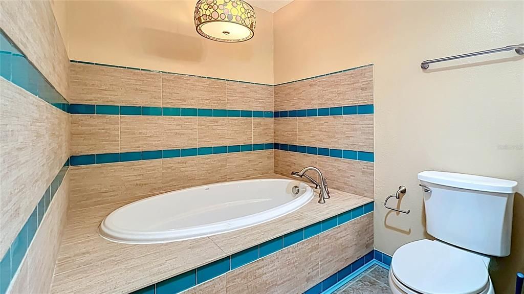 For Rent: $2,695 (2 beds, 2 baths, 1428 Square Feet)