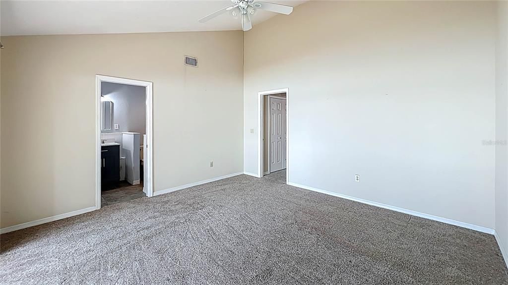 For Rent: $2,695 (2 beds, 2 baths, 1428 Square Feet)