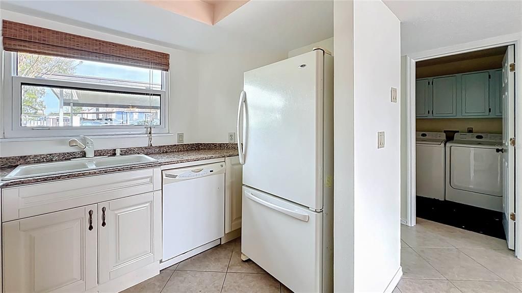 For Rent: $2,695 (2 beds, 2 baths, 1428 Square Feet)