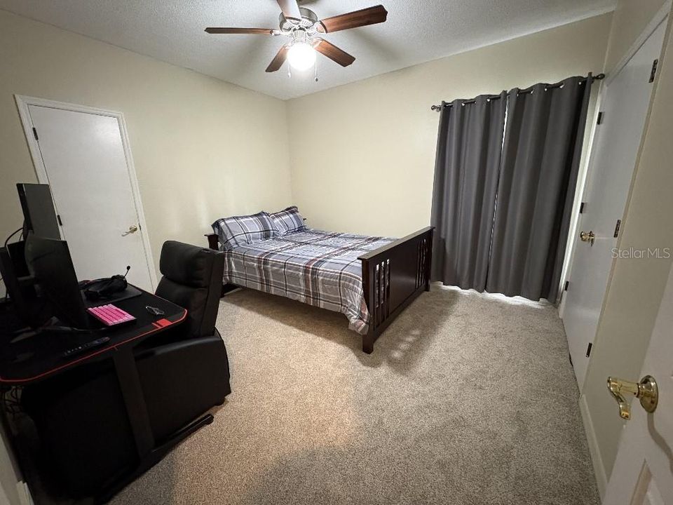 En Venta: $889,000 (4 camas, 3 baños, 2728 Pies cuadrados)