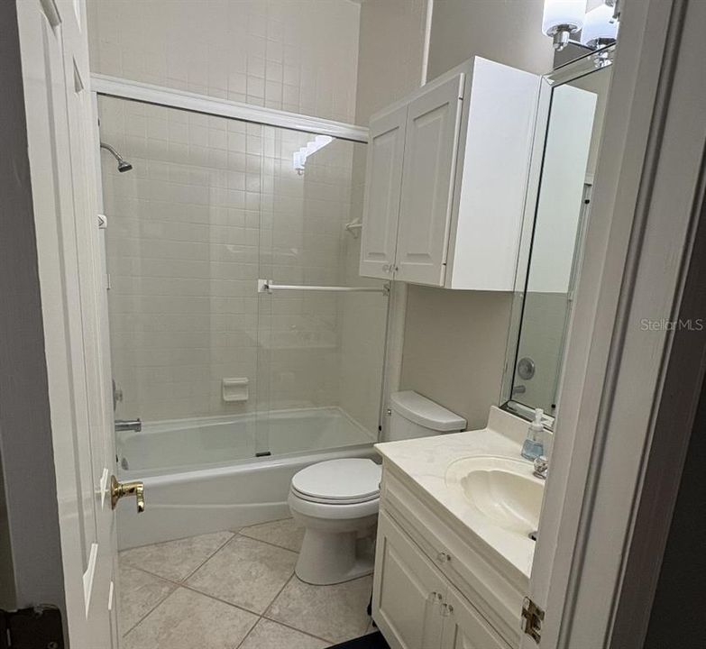 En Venta: $889,000 (4 camas, 3 baños, 2728 Pies cuadrados)