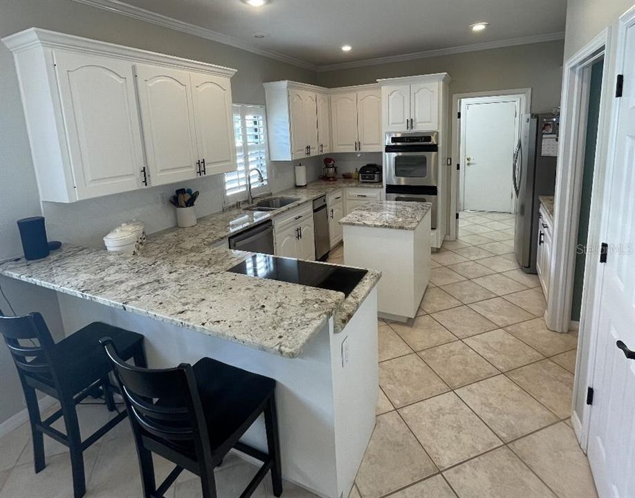 En Venta: $889,000 (4 camas, 3 baños, 2728 Pies cuadrados)