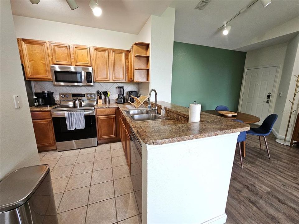 В аренду: $2,295 (2 спален, 2 ванн, 1080 Квадратных фут)