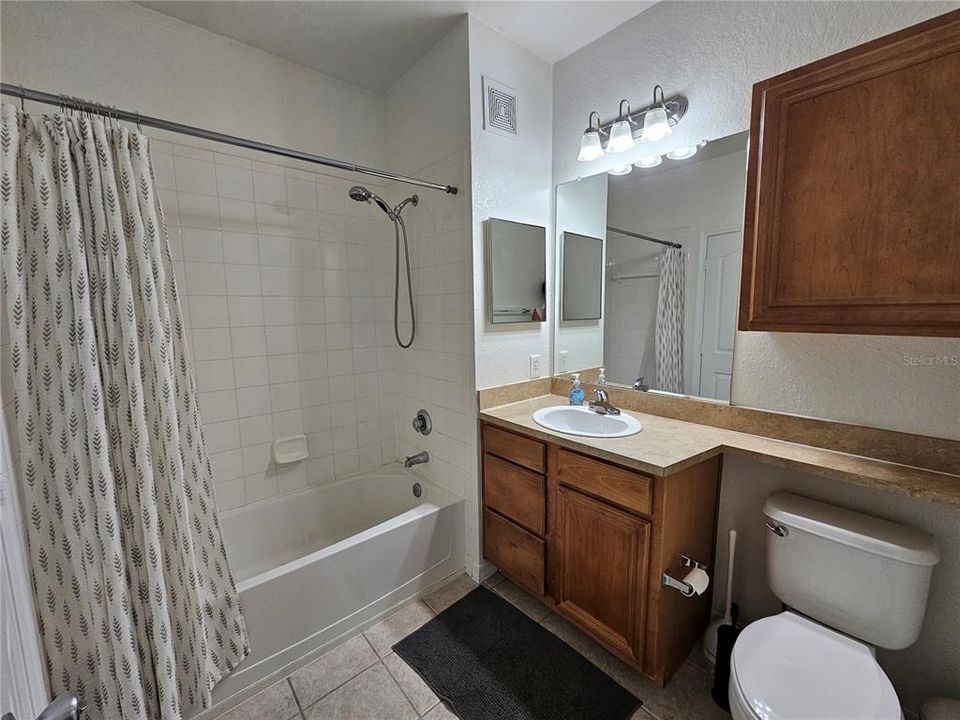 В аренду: $2,295 (2 спален, 2 ванн, 1080 Квадратных фут)