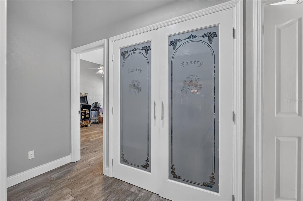 En Venta: $735,000 (4 camas, 4 baños, 4170 Pies cuadrados)