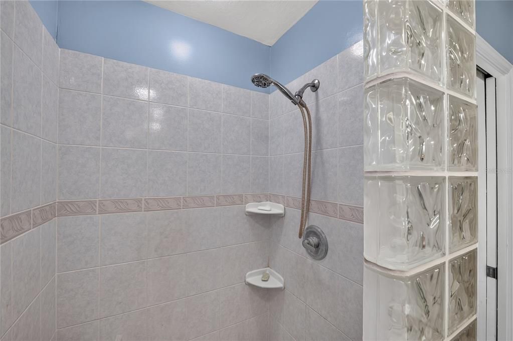En Venta: $735,000 (4 camas, 4 baños, 4170 Pies cuadrados)