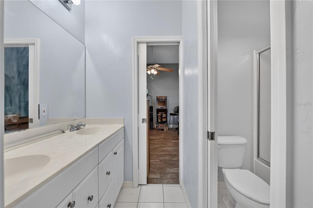 En Venta: $735,000 (4 camas, 4 baños, 4170 Pies cuadrados)