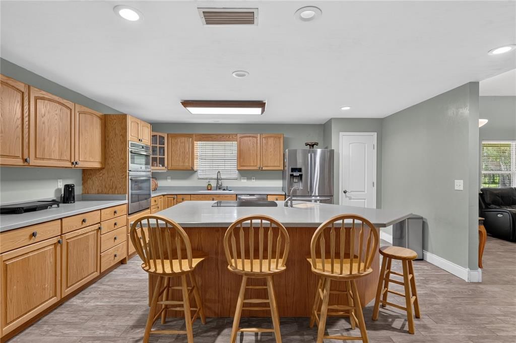 En Venta: $735,000 (4 camas, 4 baños, 4170 Pies cuadrados)