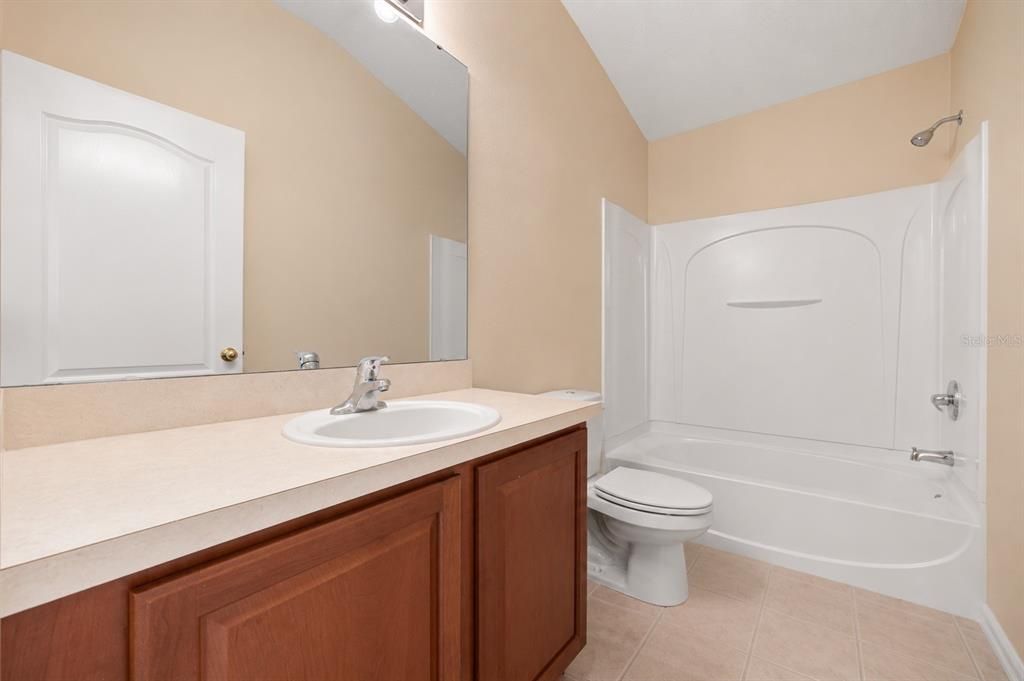 For Rent: $1,900 (2 beds, 2 baths, 1214 Square Feet)