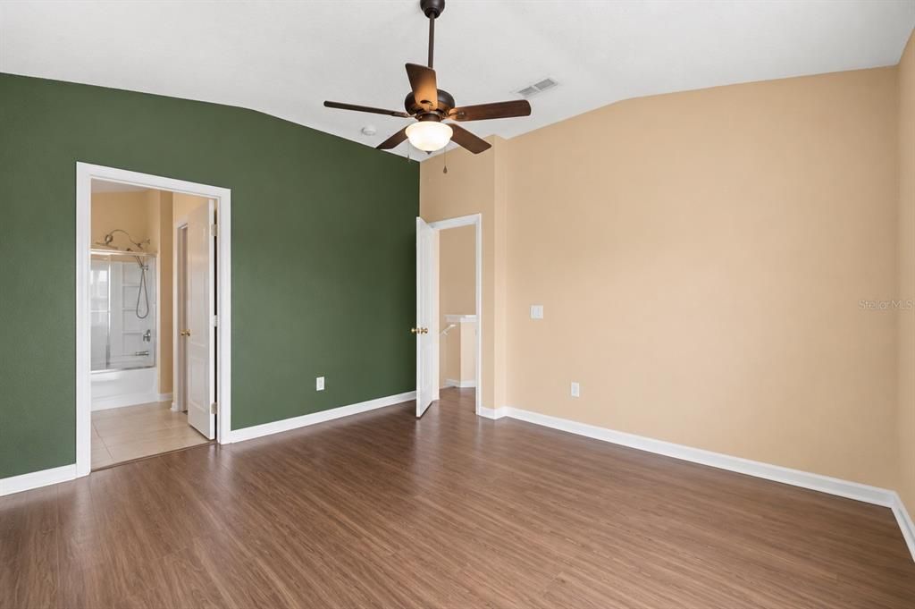 For Rent: $1,900 (2 beds, 2 baths, 1214 Square Feet)
