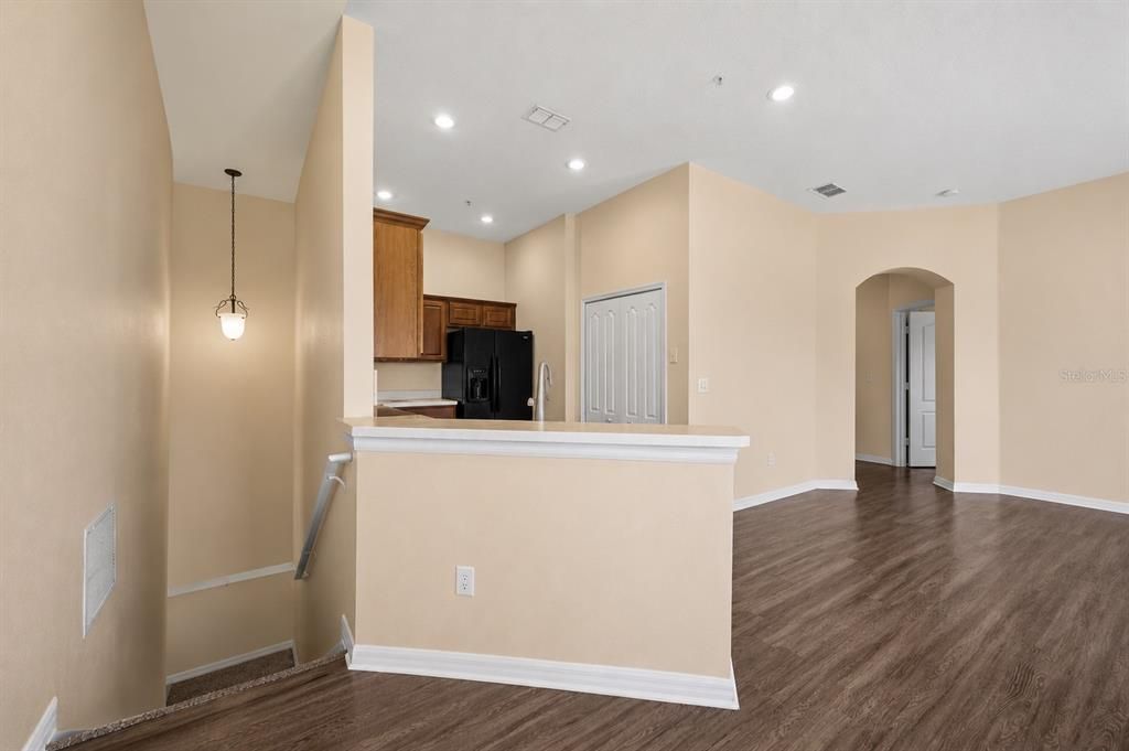 For Rent: $1,900 (2 beds, 2 baths, 1214 Square Feet)