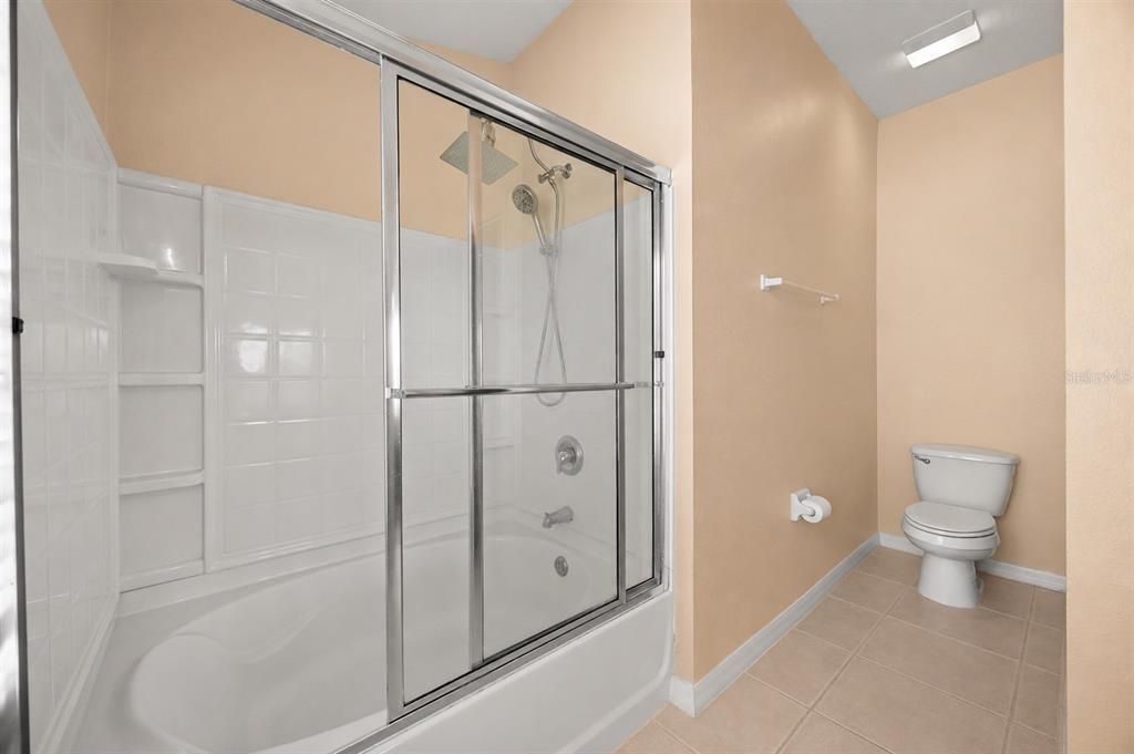 For Rent: $1,900 (2 beds, 2 baths, 1214 Square Feet)