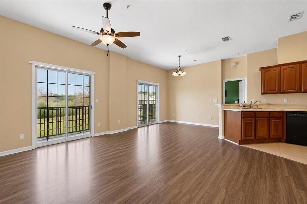 For Rent: $1,900 (2 beds, 2 baths, 1214 Square Feet)
