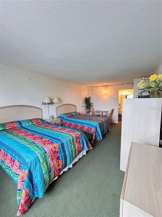 For Rent: $900 (1 beds, 1 baths, 300 Square Feet)