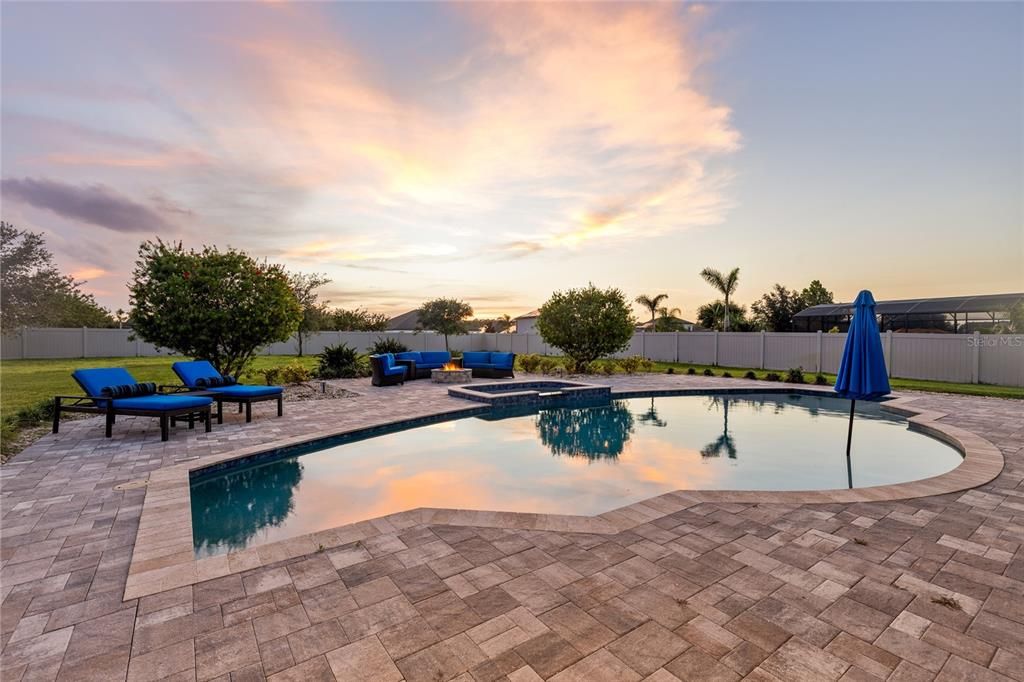 En Venta: $999,000 (5 camas, 5 baños, 4075 Pies cuadrados)