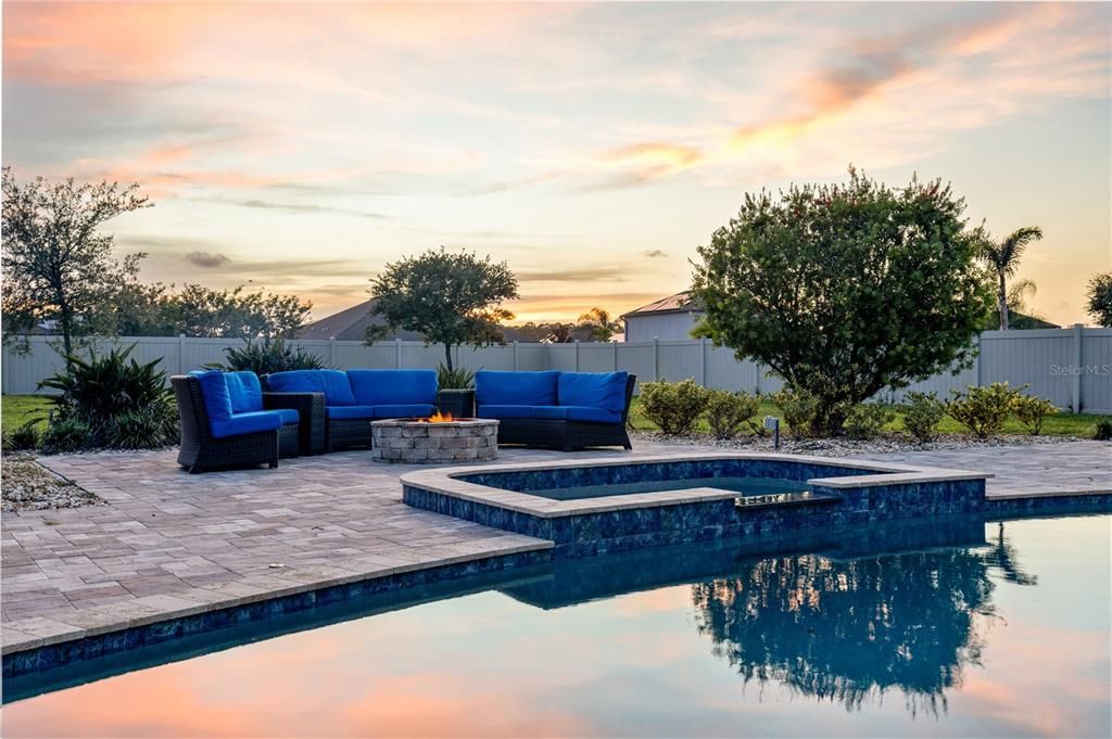 En Venta: $999,000 (5 camas, 5 baños, 4075 Pies cuadrados)