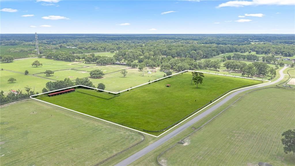 На продажу: $399,000 (10.79 acres)