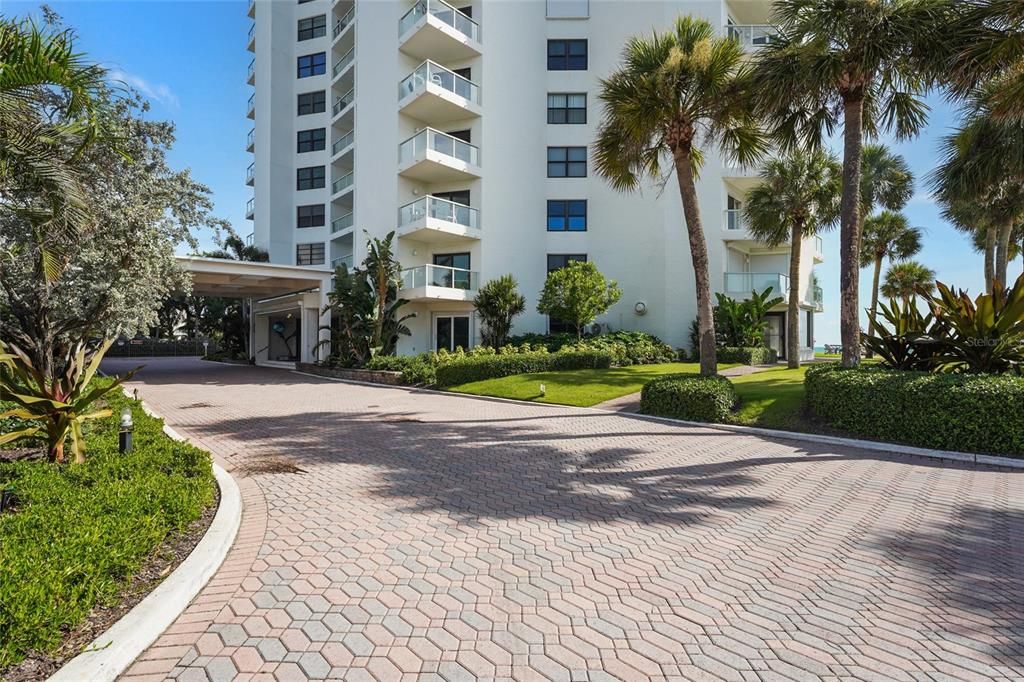 For Rent: $11,500 (2 beds, 2 baths, 1409 Square Feet)