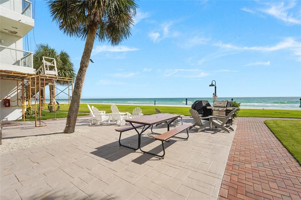 For Rent: $11,500 (2 beds, 2 baths, 1409 Square Feet)