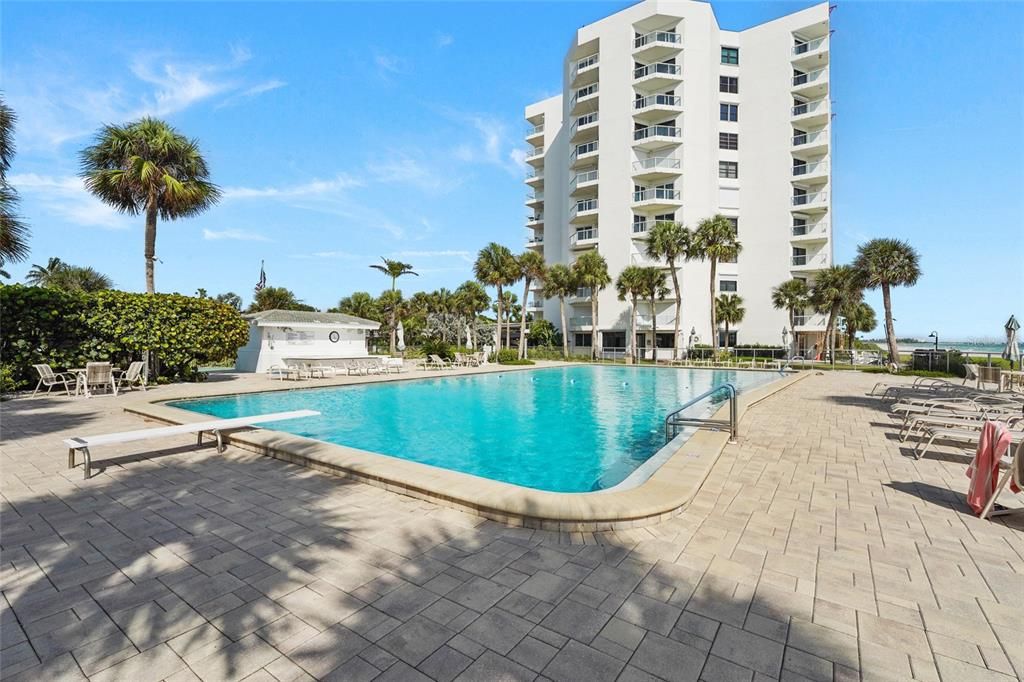 For Rent: $11,500 (2 beds, 2 baths, 1409 Square Feet)
