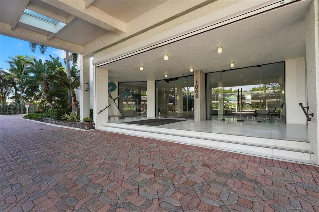 For Rent: $11,500 (2 beds, 2 baths, 1409 Square Feet)