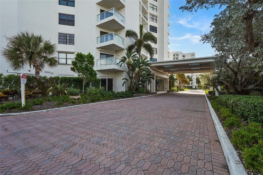 For Rent: $11,500 (2 beds, 2 baths, 1409 Square Feet)