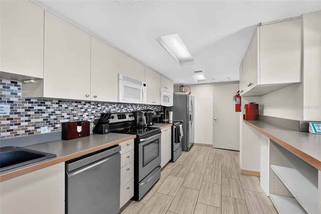 For Rent: $11,500 (2 beds, 2 baths, 1409 Square Feet)