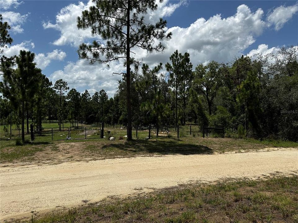 На продажу: $34,500 (1.25 acres)