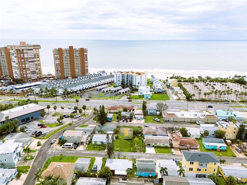 En Venta: $279,900 (0.07 acres)