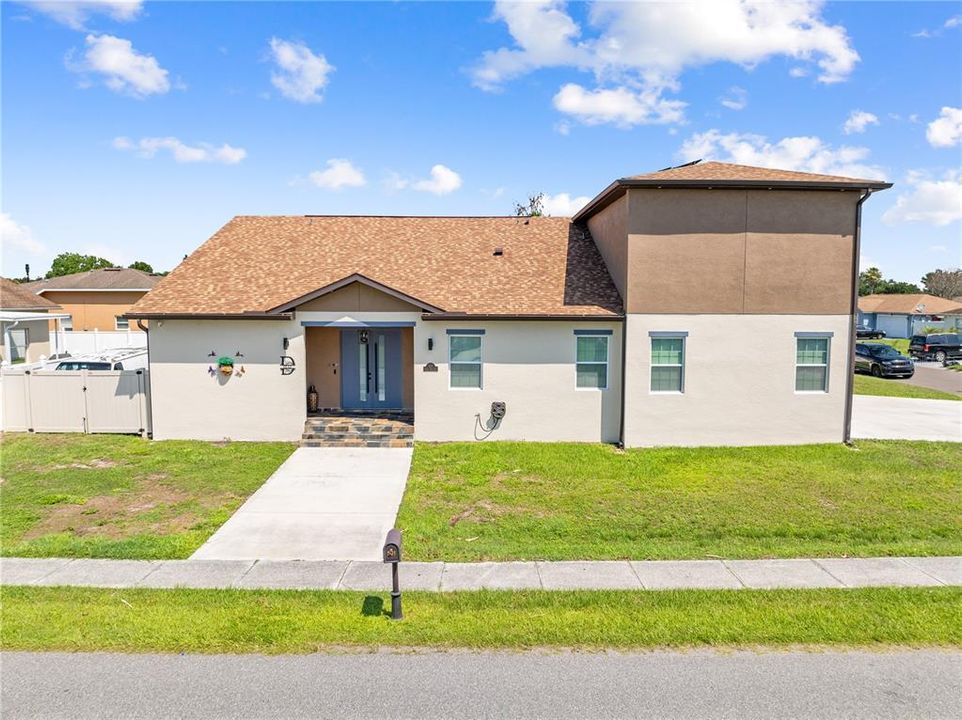 For Sale: $799,900 (5 beds, 3 baths, 3130 Square Feet)