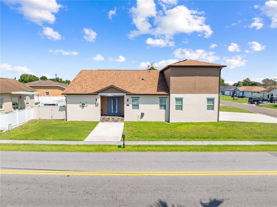 For Sale: $799,900 (5 beds, 3 baths, 3130 Square Feet)