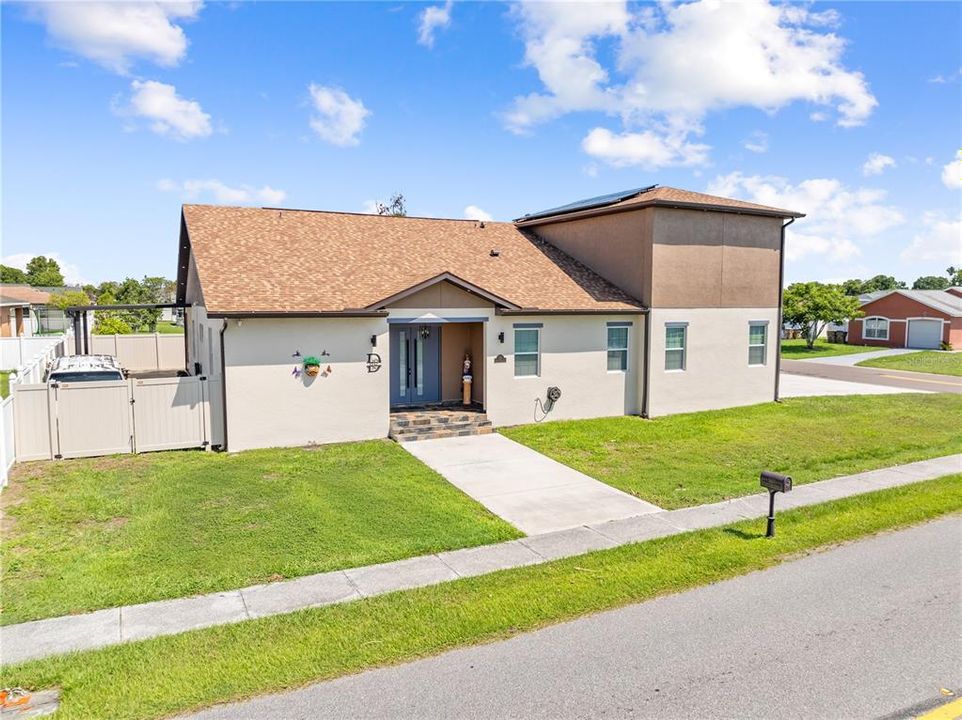 For Sale: $799,900 (5 beds, 3 baths, 3130 Square Feet)