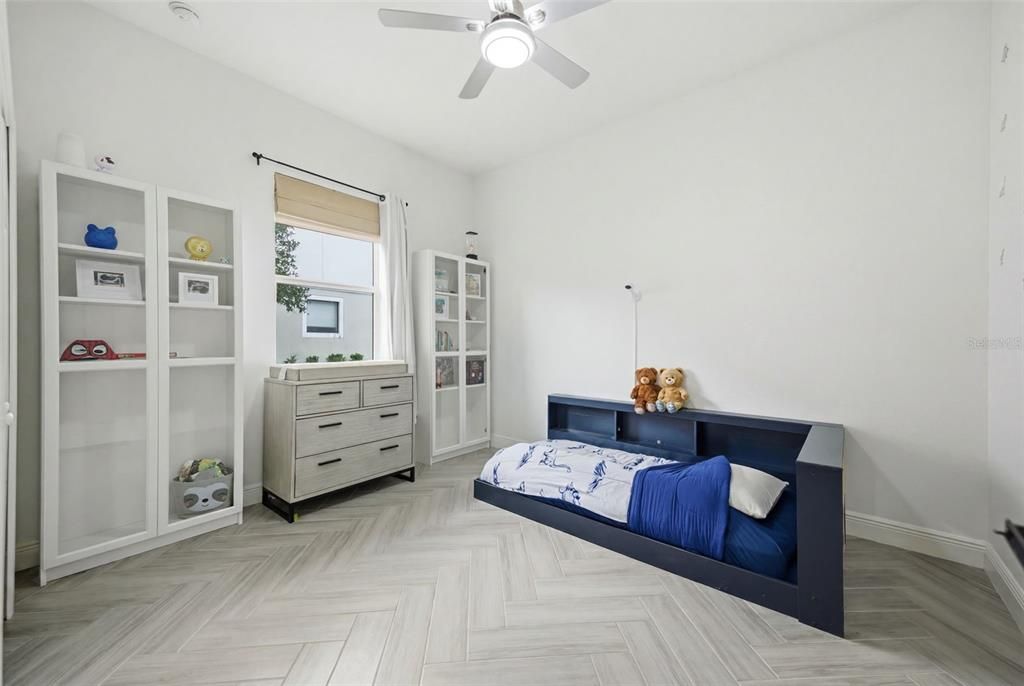 For Sale: $829,900 (3 beds, 3 baths, 2660 Square Feet)