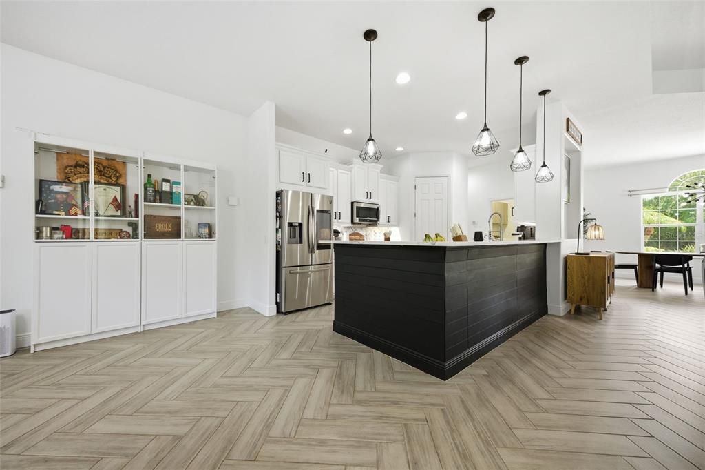 For Sale: $829,900 (3 beds, 3 baths, 2660 Square Feet)