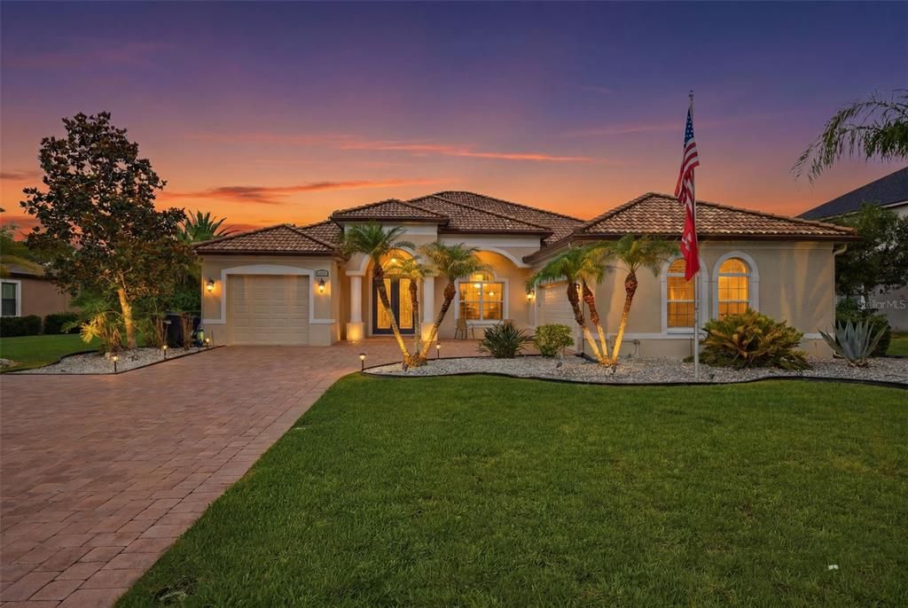 For Sale: $829,900 (3 beds, 3 baths, 2660 Square Feet)