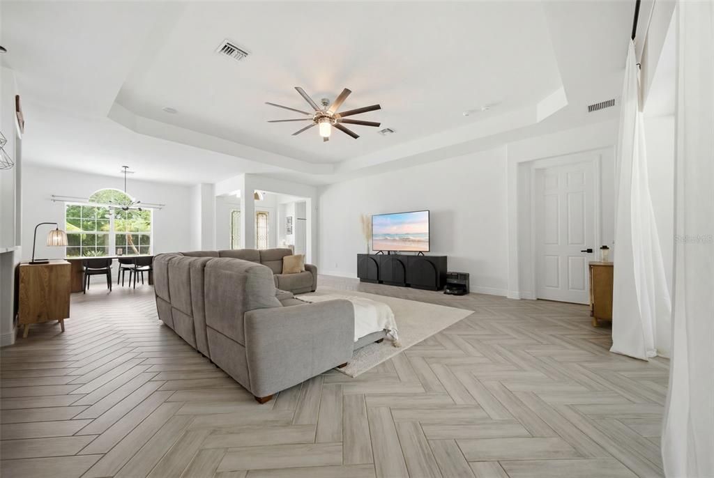 For Sale: $829,900 (3 beds, 3 baths, 2660 Square Feet)