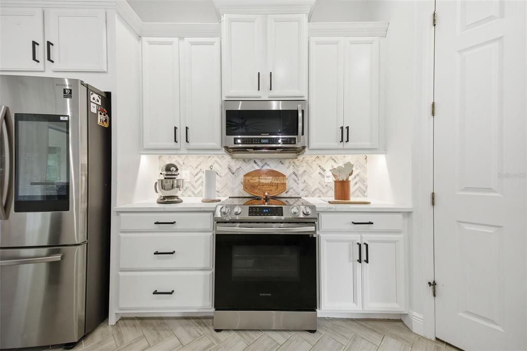 For Sale: $829,900 (3 beds, 3 baths, 2660 Square Feet)