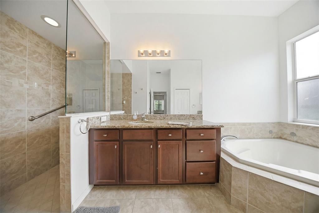 For Sale: $829,900 (3 beds, 3 baths, 2660 Square Feet)