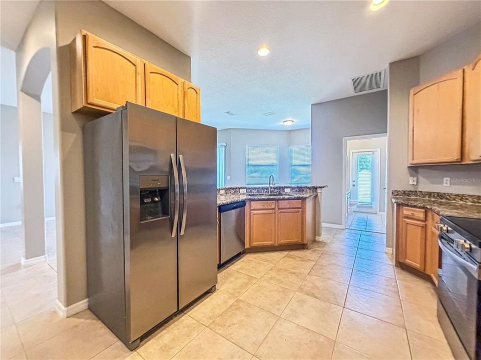 На продажу: $419,500 (4 спален, 3 ванн, 2232 Квадратных фут)