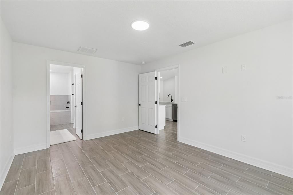 En Venta: $372,900 (3 camas, 2 baños, 1364 Pies cuadrados)