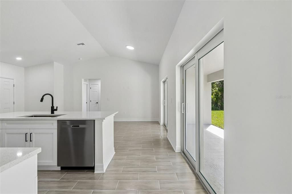 En Venta: $372,900 (3 camas, 2 baños, 1364 Pies cuadrados)
