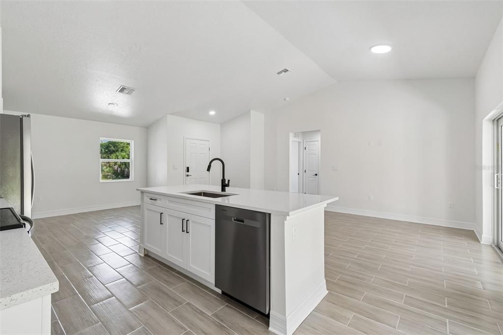 En Venta: $372,900 (3 camas, 2 baños, 1364 Pies cuadrados)