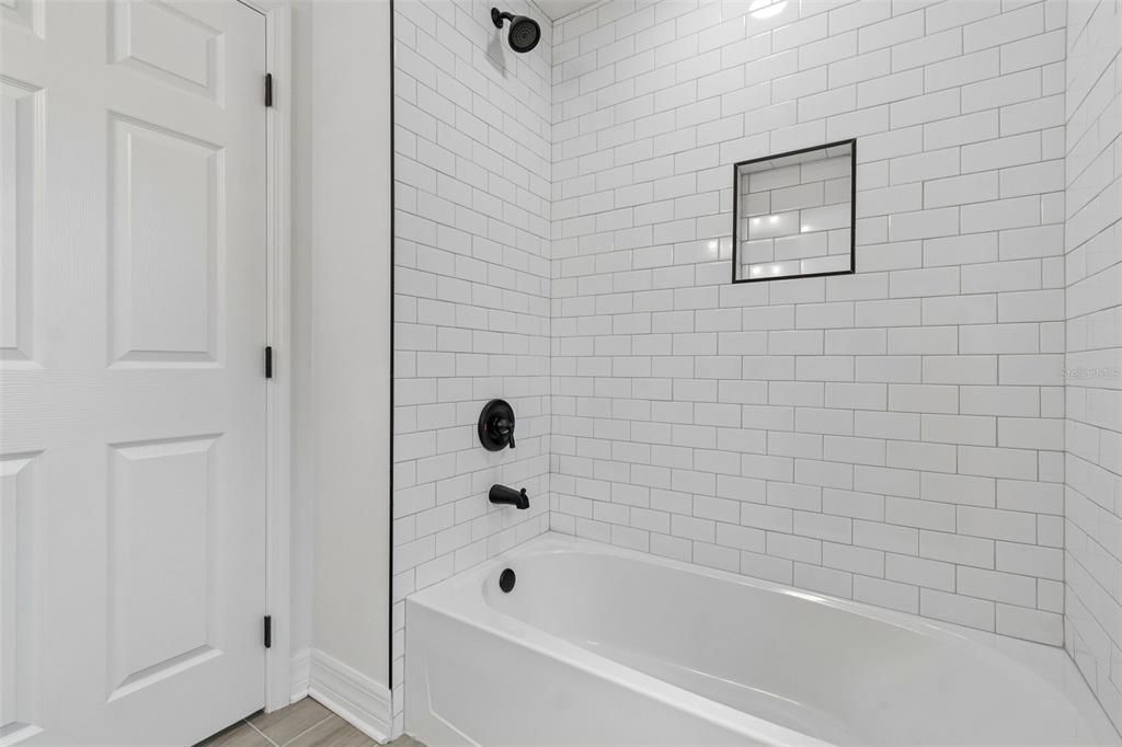 En Venta: $372,900 (3 camas, 2 baños, 1364 Pies cuadrados)